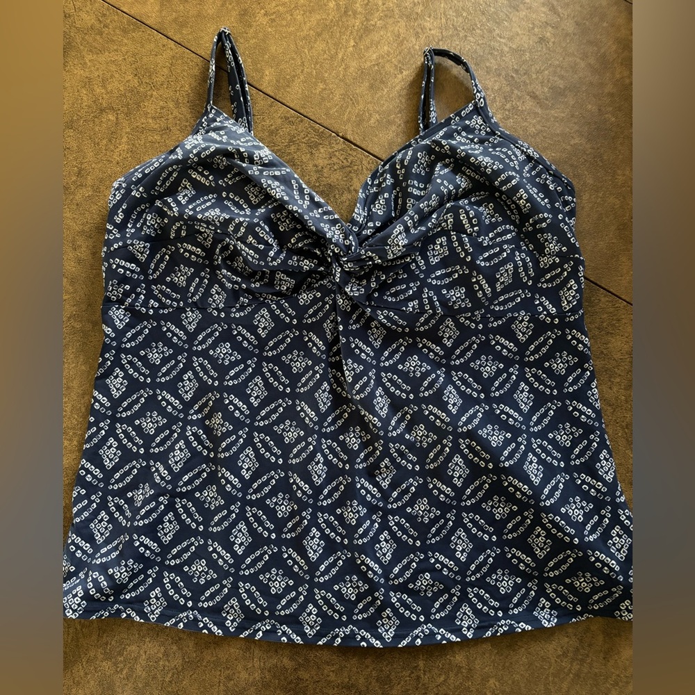 Women’s Tankini Swim Top with Underwire and Adjustable Straps